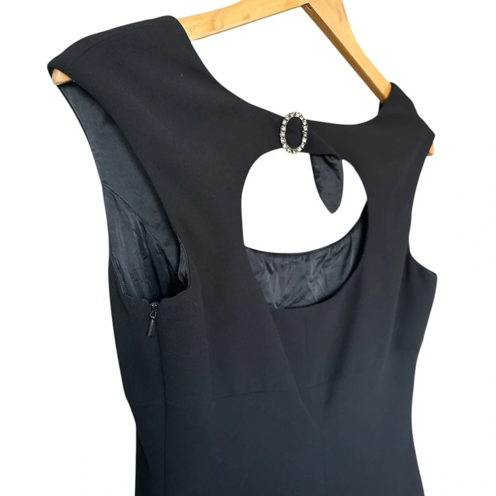 JONES NEW YORK 90s Minimalist LBD Cutout Back Buckle Dress | 10 - Picture 6 of 8